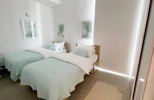 Aamchit Ski Chalet | Amchit Bay Beach Residences 3BR Rooftop w/ Jaccuzi