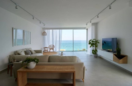 Aamchit Ski Chalet | Amchit Bay Luxury Beachfront Oasis