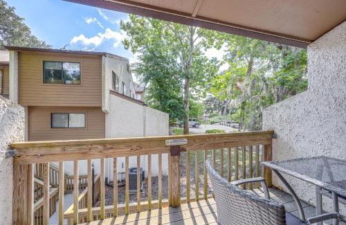 Fernandina Beach Apartment | Amelia Island Condo with Pool Access Walk to Beach!