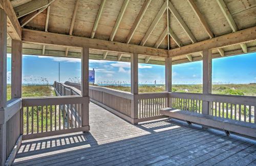 Fernandina Beach Apartment | Amelia Island Condo with Pool and Beach Access!