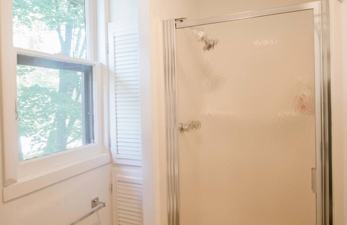 Central Lake Apartment | Amelia Room BW Boutique Hotel