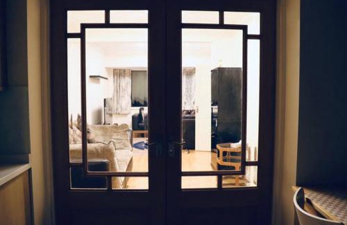 London Borough of Ealing Apartment | Amelia's Place in Perivale