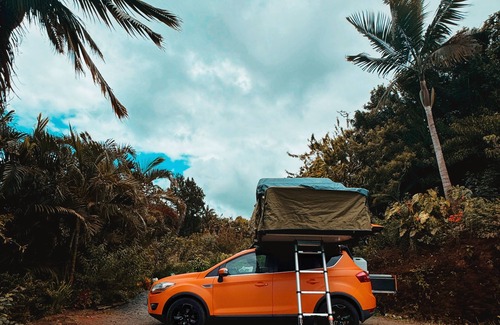 Centre Ville House | AMENAGED SUV " Mango ": fridge, freezer, sink, shower, camping equipment