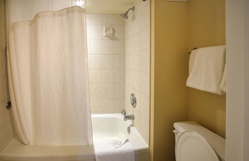 Southeast Calgary Hotel | Amenida Residences + Hotel n