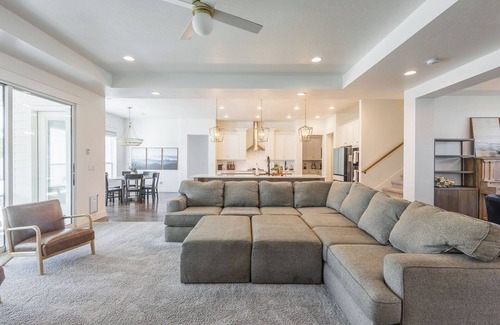 Meridian House | Amenity Packed Modern Estate
