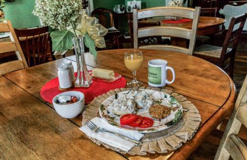 Glasgow Hotel | America Room at Main Street Bed & Breakfast