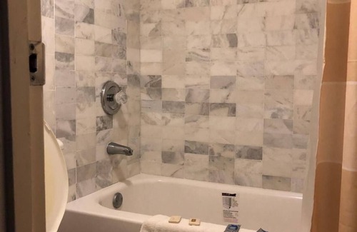 Fleming Hotel | America's Best Inn