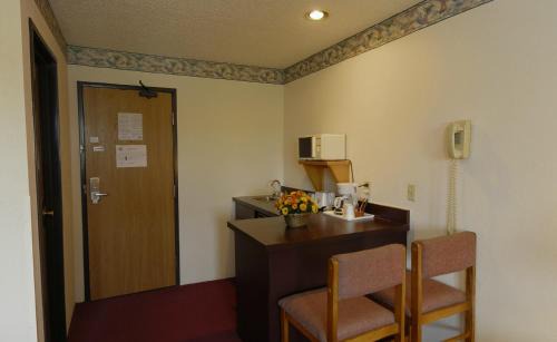 International Falls Hotel | America's Best Value Inn & Suites International Falls