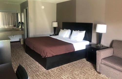 Brinkley Hotel | America's Best Value Inn