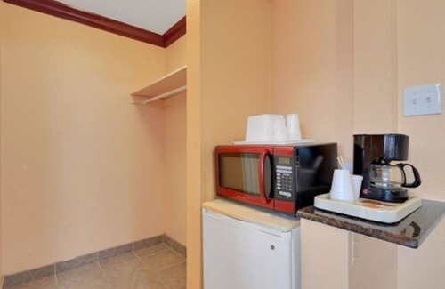 Yuba City Hotel | America's Deluxe Inn