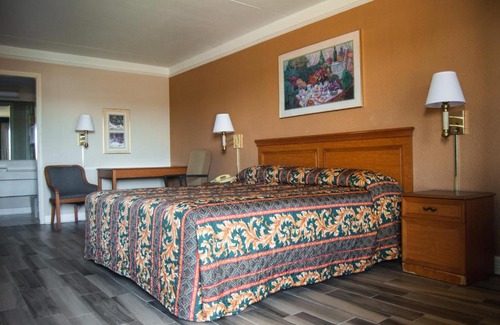 Clodine Hotel | America's Inn Houston/Stafford/Sugarland