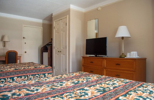 Braeburn Hotel | America's Inn - Houston