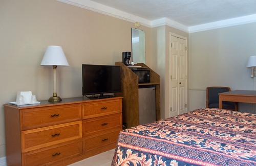 Braeburn Hotel | America's Inn - Houston