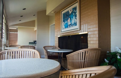 Clodine Hotel | America's Inn Sugarland Stafford