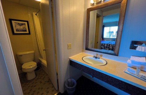 Mackinaw City Hotel | American Boutique Inn - Lakeview
