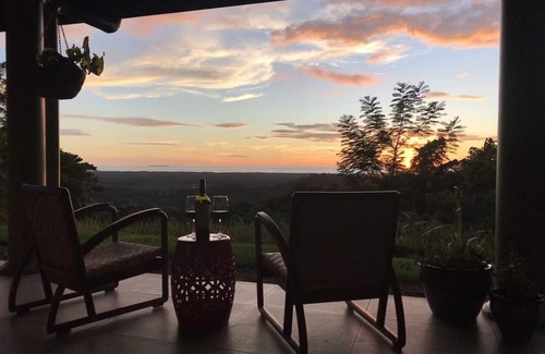 Ciudad Cortes House | American comfort/Costa Rican Flair! Luxury home in the jungle with ocean views!
