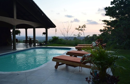 Ciudad Cortes House | American comfort/Costa Rican Flair! Luxury home in the jungle with ocean views!