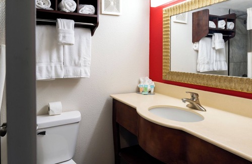 Ferndale Hotel | American Inn and Suites Ferndale