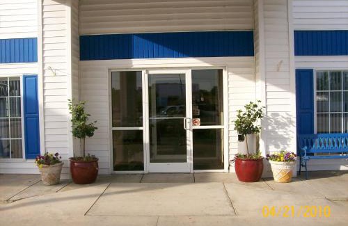 White Hall Hotel | American Inn and Suites White Hall