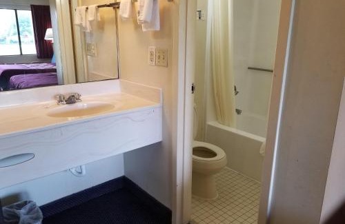 Chesapeake Hotel | American Inn Chesapeake - Portsmouth