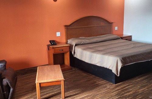 Cleburne Hotel | American Inn Cleburne