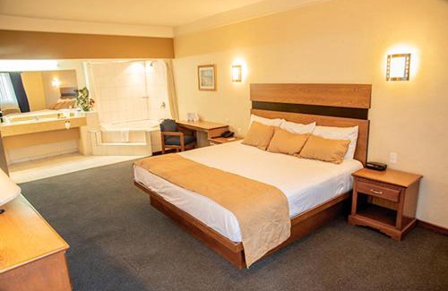 Hidalgo del Parral Hotel | American Inn Hotel & Suites Parral