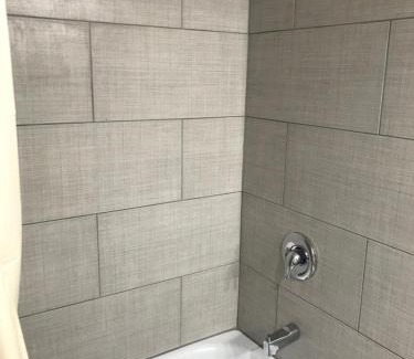 North Kansas City Hotel | American Inn North Kansas City
