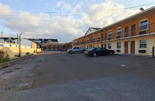 Victoria Hotel | American Inn & Suites By Capital O Victoria US-59