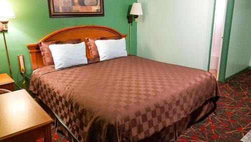 Childress Hotel | American Inn & Suites Childress
