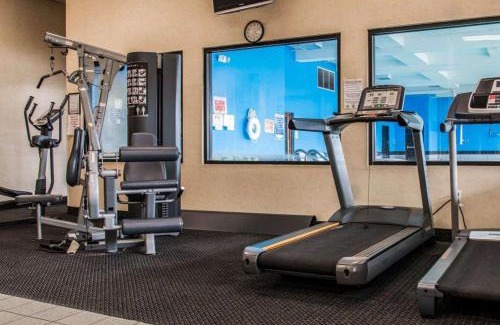 Waterford Hotel | American Inn & Suites