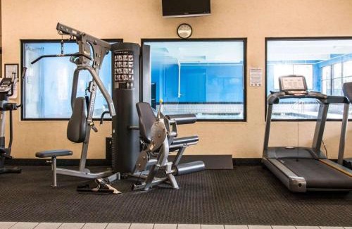 Waterford Hotel | American Inn & Suites