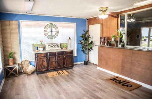 Dermott Hotel | American Inn
