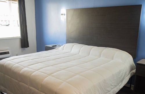 Dermott Hotel | American Inn