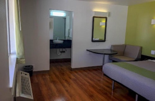 Hawthorne Hotel | American Inn