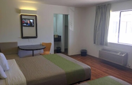 Hawthorne Hotel | American Inn