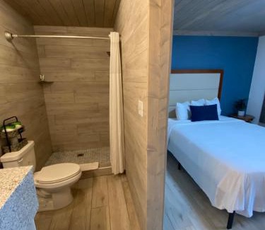 Northwest Pensacola Hotel | American Inn
