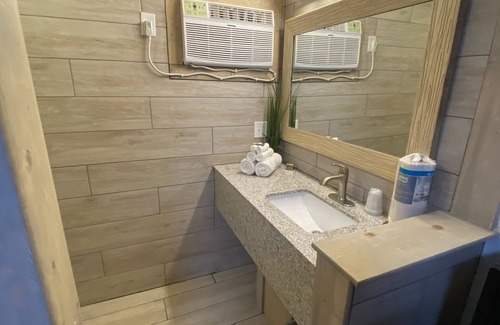 Northwest Pensacola Hotel | American Inn