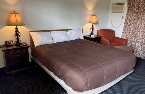 Perris Hotel | American Inn