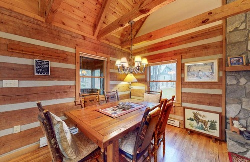 Seven Devils House | American Pride Cabin