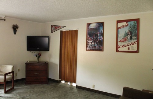 Pullman Hotel | American Travel Inn