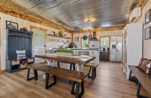 Valley Head House | Americana Farm Getaway