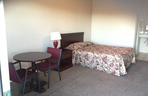 Sierra Blanca Hotel | Americana Inn