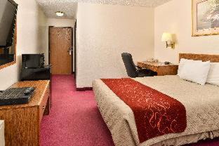 Harrisonville Hotel | Americas Best Value Inn & Suites Harrisonville