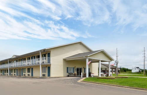 Knob Noster Hotel | Americas Best Value Inn Knob Noster