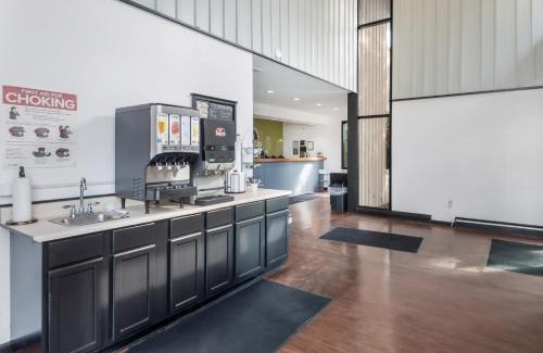 Painted Post Hotel | Americas Best Value Inn-Painted Post