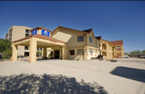 US 290 Hotel | Americas Best Value Inn and Suites Houston/Northwest Brookhollow