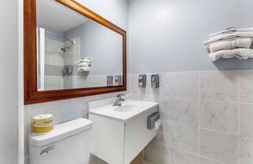 Belleville Hotel | Americas Best Value Inn Belleville