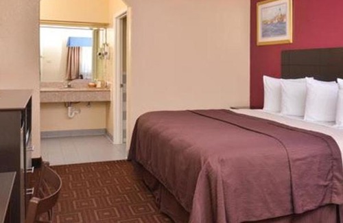 Baytown Hotel | Americas Best Value Inn-Baytown