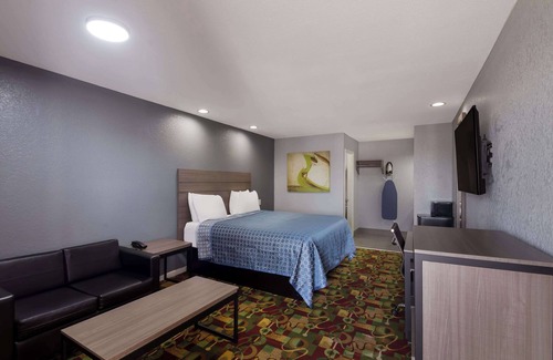 Buda Hotel | Americas Best Value Inn Buda Austin S