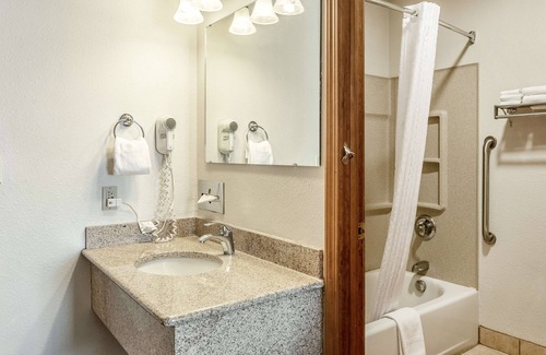 Burns Hotel | Americas Best Value Inn Burns